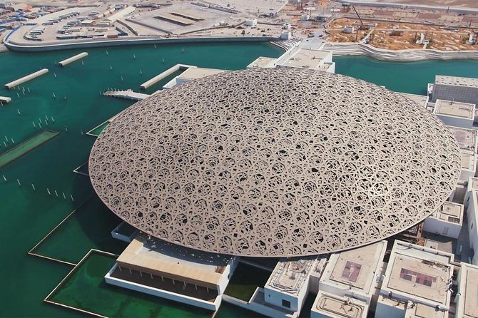 Private Abu Dhabi City Tour with Louvre Museum & Sheikh Zayed Grand Mosque - How the private vehicle changes the day