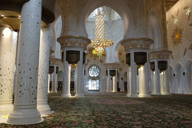 Private Abu Dhabi Sheikh zayed mosque with Louver Museum & Emirates Place Tea - What the private format gives you