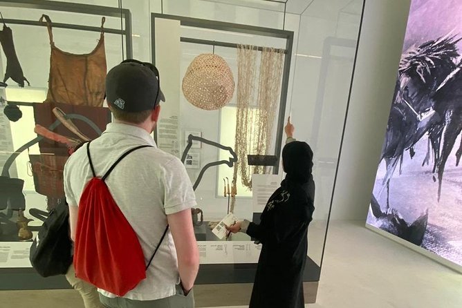 Private Abu Dhabi tour with Emirati Guide - Abu Dhabi Dates Market: a quick taste of daily commerce