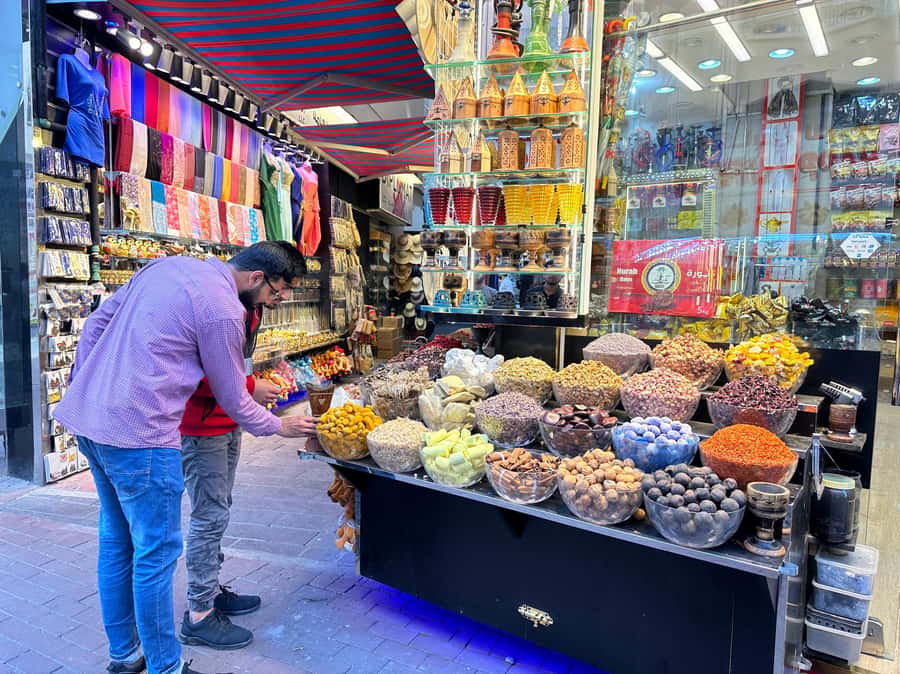 Private Food Tour – 12 Tastings with Locals - Meeting at Al Ras and starting near the Creek