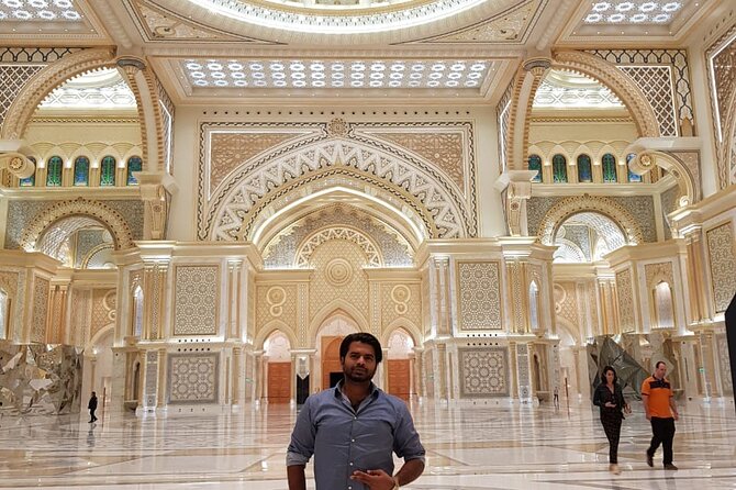 Private Full-Day Abu Dhabi City Tour from Dubai - A short look at the Corniche and sea