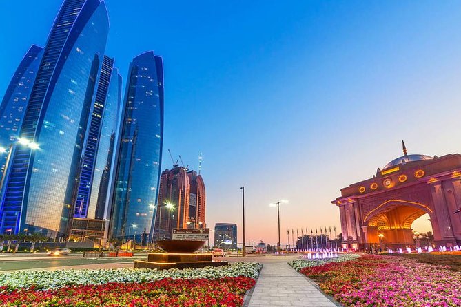 Private Full Day Abu Dhabi City Tour with Pick Up - The Sheikh Zayed Grand Mosque in a short visit