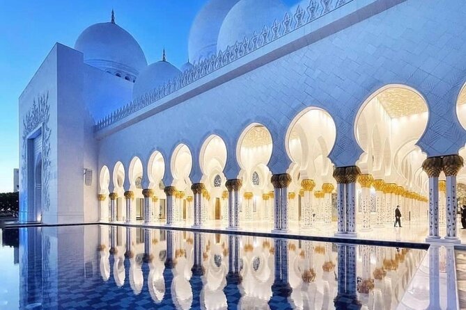 Private Full Day Tour Abu Dhabi City, Grand Mosque & Palace - Art and dates bring the day back to local culture