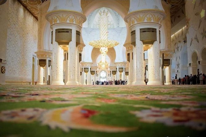 Private Tour : Abu Dhabi Full Day City Tour - The Dates Market brings in everyday Abu Dhabi