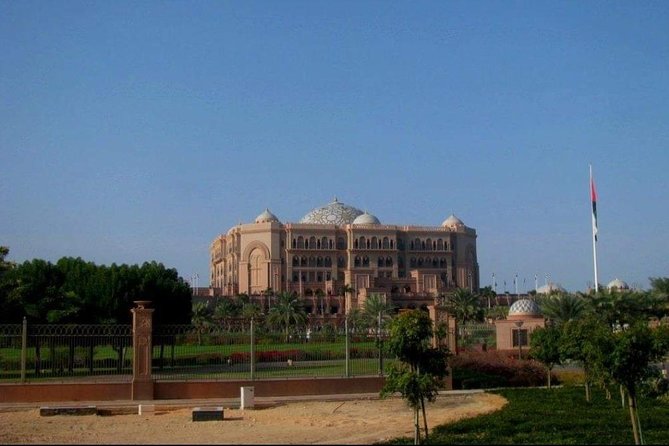 Private Tour : Abu Dhabi Full Day City Tour - Sheikh Zayed Mosque sets the tone