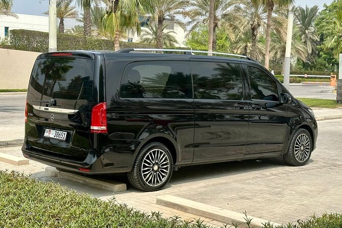 Private Transfer - Airport | Hotels | Port | City - Abu Dhabi - Chauffeurs, vehicles, and comfort