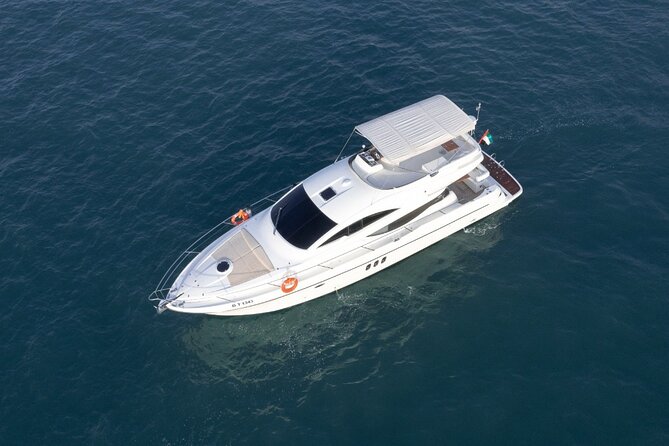 Private Yacht Cruising Rental from Dubai Marina - Burj Al Arab and the best photo moments