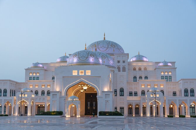 Qasr Al Watan Presidential Palace Abu Dhabi Ticket - Entering the palace and taking in the architecture