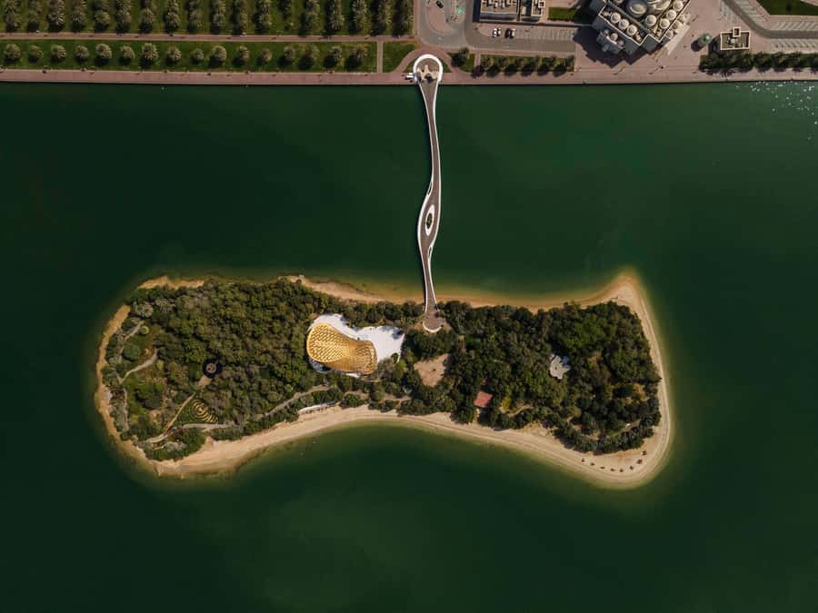 Sharjah: Al Noor Island and Butterfly House Entry Ticket - Finding Al Noor Island Beside Al Noor Mosque