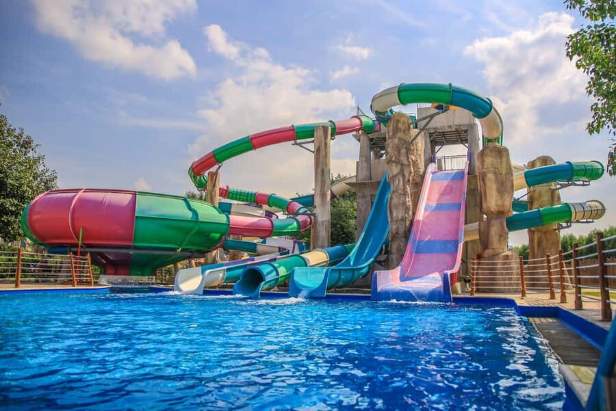 Sharjah: Pearls Kingdom Water Park Entry Ticket - The wave pool and time between slides