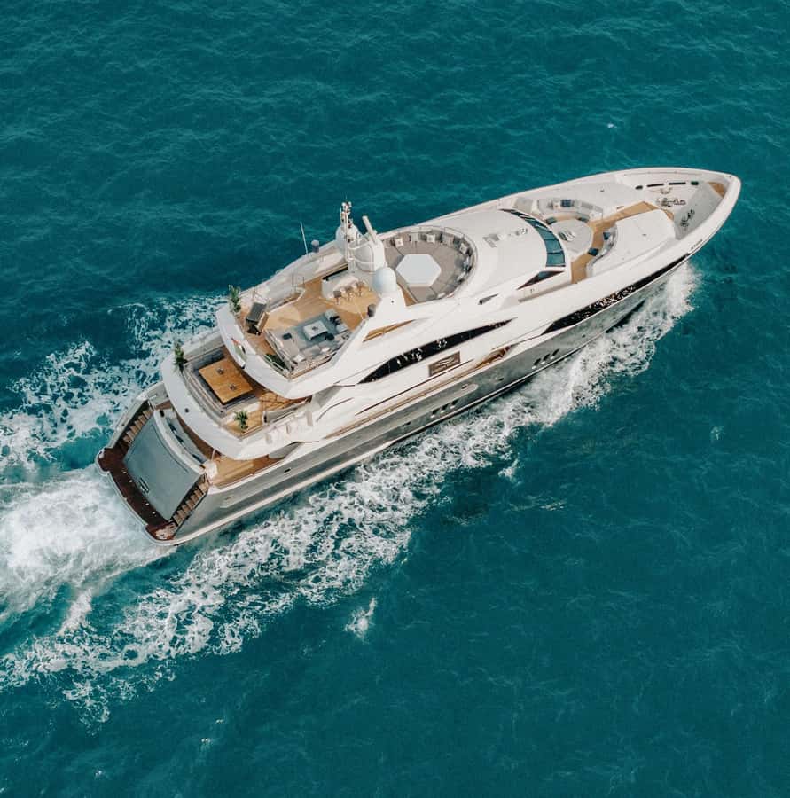 Sunseeker Superyacht: VIP Dinner, Premium Drinks& Live Music - Omakase sushi takes the lead