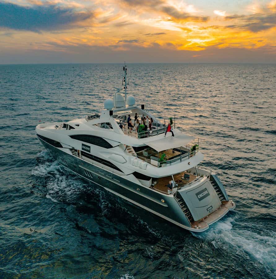 Sunseeker Superyacht: VIP Dinner, Premium Drinks& Live Music - Who will enjoy Encore most