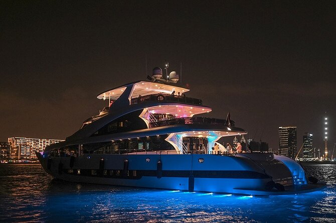 Superyacht Experience in Dubai with Dinner and Live Music - Boarding at Dubai Harbour at 9 pm