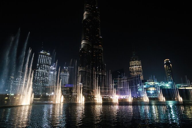 Traditional Abra Ride and Dubai Fountain Show at Burj Lake - Seeing Dubai Fountain from a traditional abra