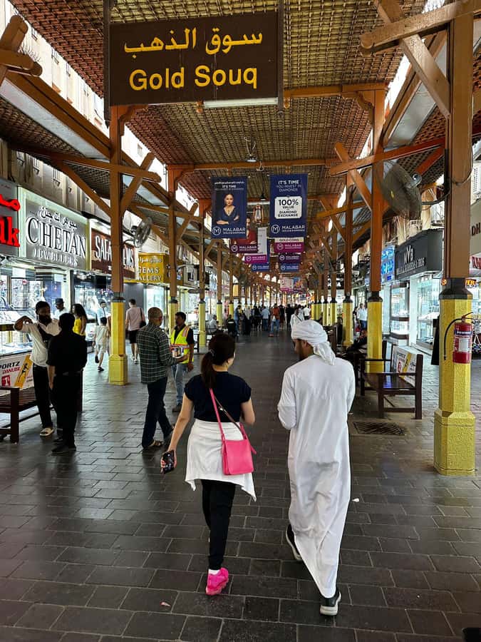 Walking Tour in Dubai. Souks, museums, Local Food Testing - Why this tour works for seeing old Dubai