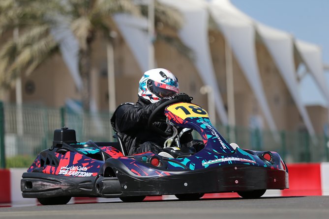 Yas Kartzone - The 0.8-kilometer circuit and kart controls