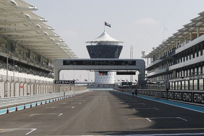Yas Marina Circuit Tour - What the guide adds to the visit